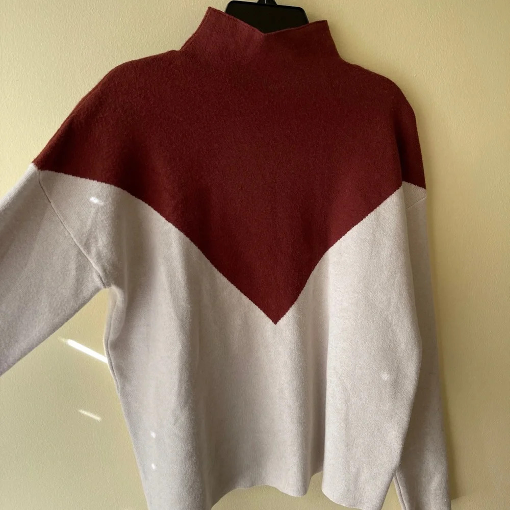 ❤️ Cynthia Rowley colorblock red and white Mock Neck Sweater